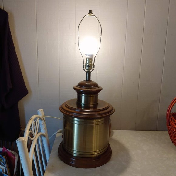 Vintage Mid Century Wood & Brass Tea Tin Canister Cylinder Lamp - Picture 10 of 13